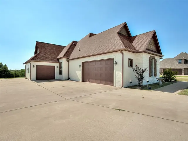 Photo 3 — 3682 Winding Ridge Drive, Blanchard, OK 73010