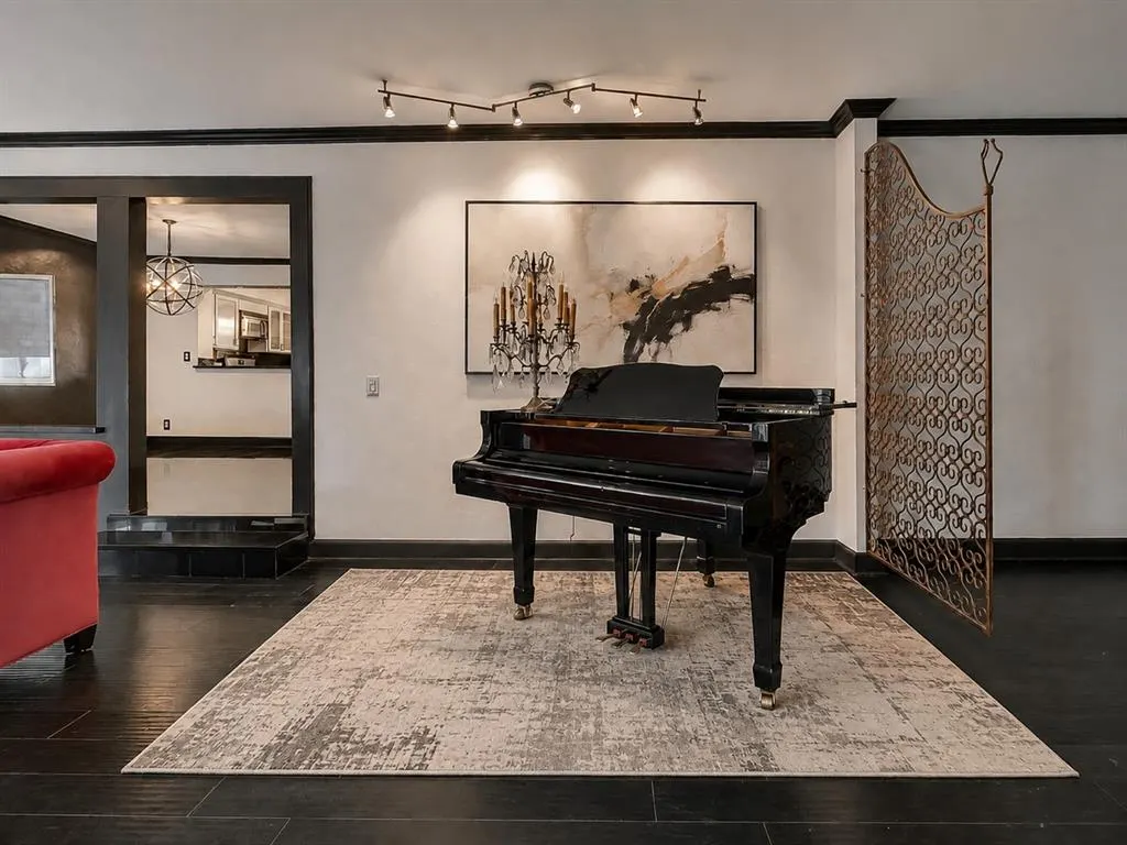 Photo 6 — 6441 Brandywine Lane, Oklahoma City, OK 73116