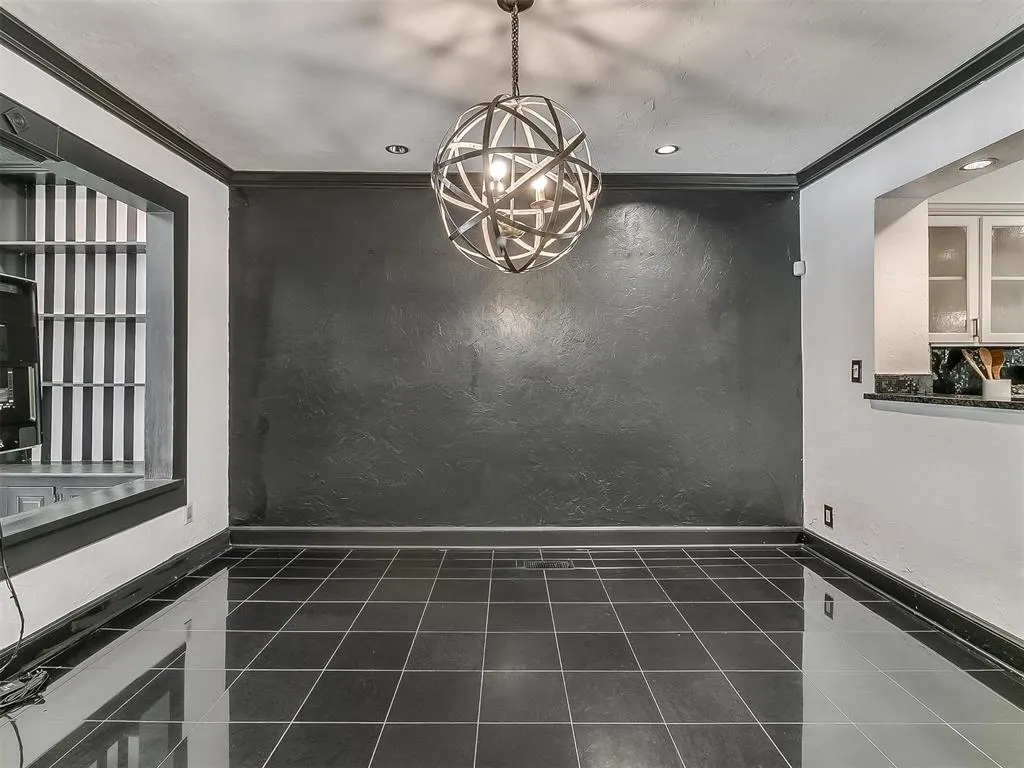 Photo 10 — 6441 Brandywine Lane, Oklahoma City, OK 73116