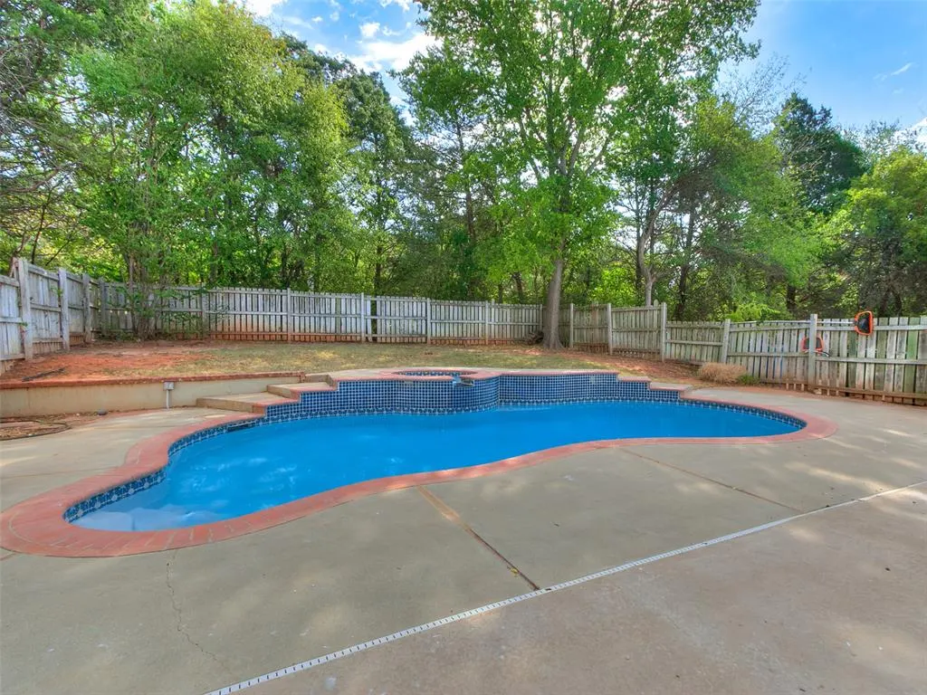 Photo 5 — 16 Greenmore Drive, Edmond, OK 73034