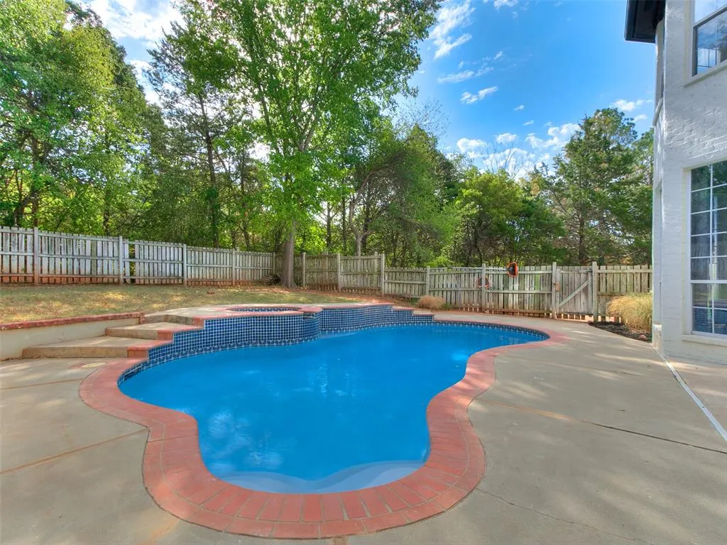 Photo 6 — 16 Greenmore Drive, Edmond, OK 73034