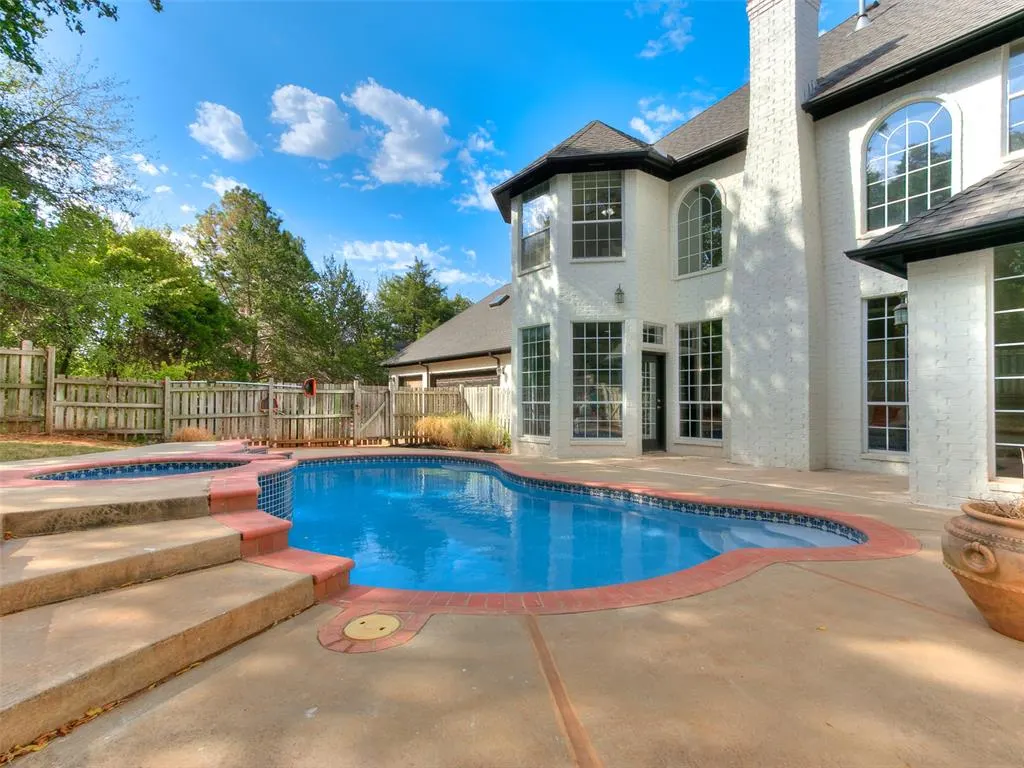 Photo 7 — 16 Greenmore Drive, Edmond, OK 73034