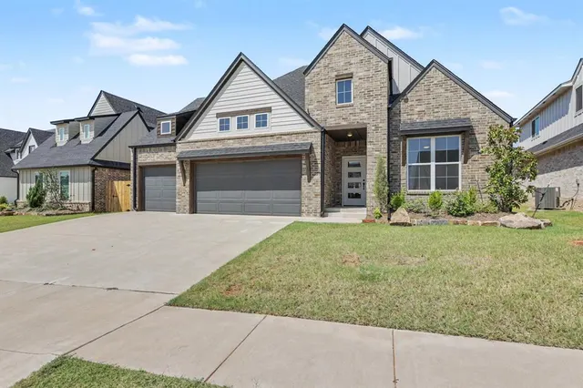 Photo 2 — 4117 Emery Drive, Edmond, OK 73034