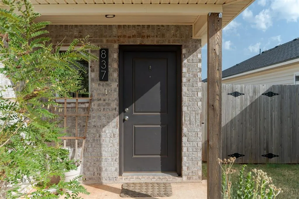 Photo 4 — 837 NE 105th Street, Oklahoma City, OK 73114