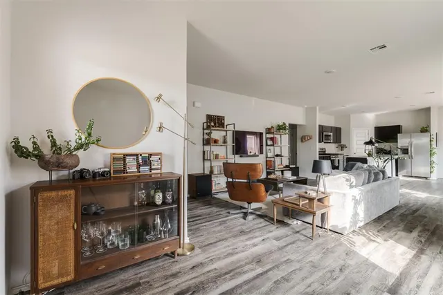 Photo 6 — 837 NE 105th Street, Oklahoma City, OK 73114