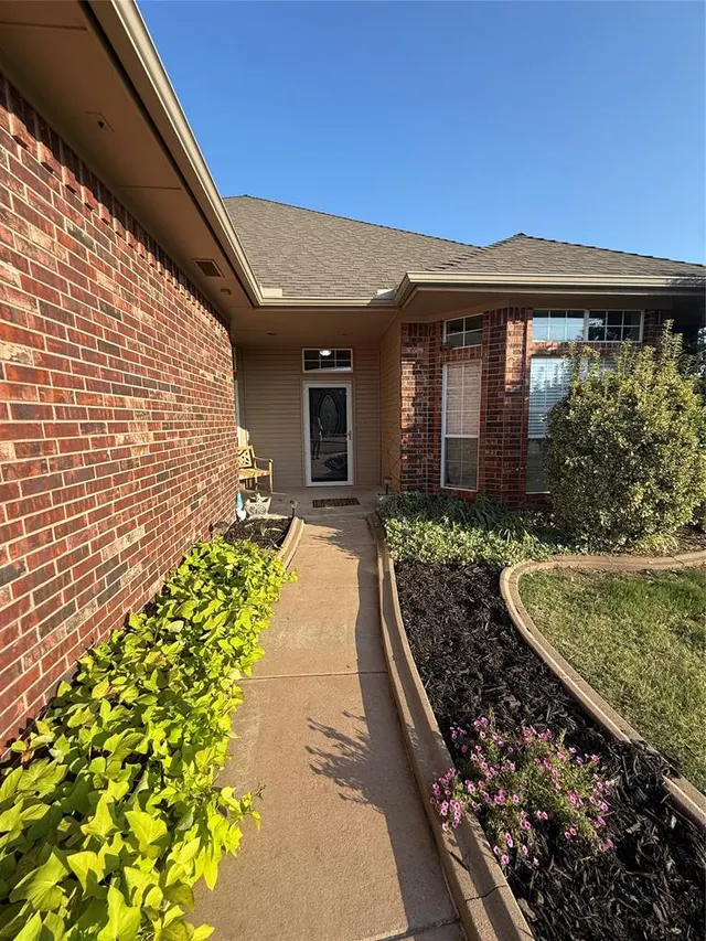 Photo 4 — 3908 Brunswick Lane, Norman, OK 73072