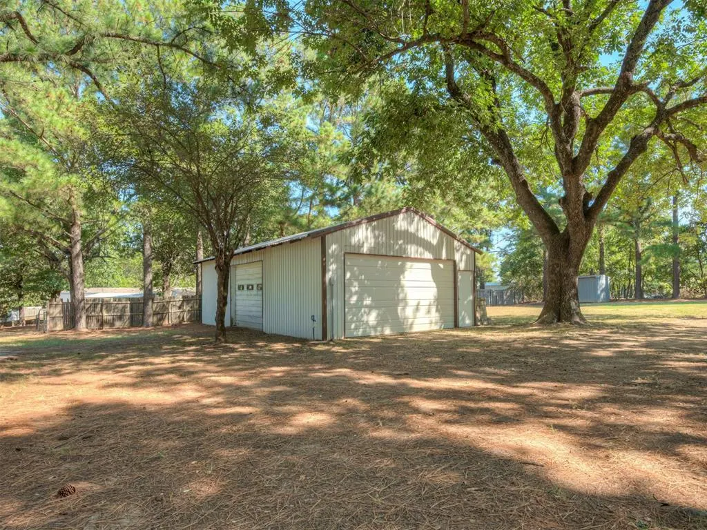 Photo 5 — 187 E Highland Avenue, Eufaula, OK 74432