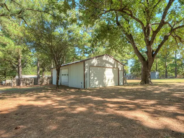 Photo 5 — 187 E Highland Avenue, Eufaula, OK 74432