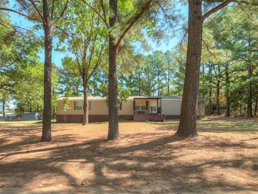 Front exterior — 187 E Highland Avenue, Eufaula, OK 74432