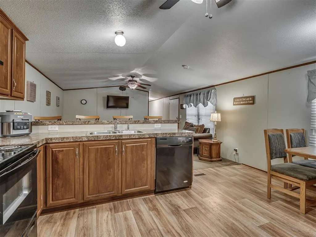 Photo 16 — 187 E Highland Avenue, Eufaula, OK 74432