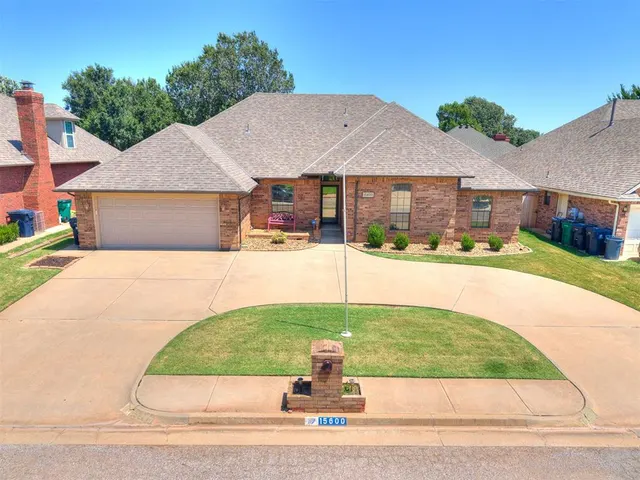 Photo 3 — 15600 Allegheny Drive, Edmond, OK 73013