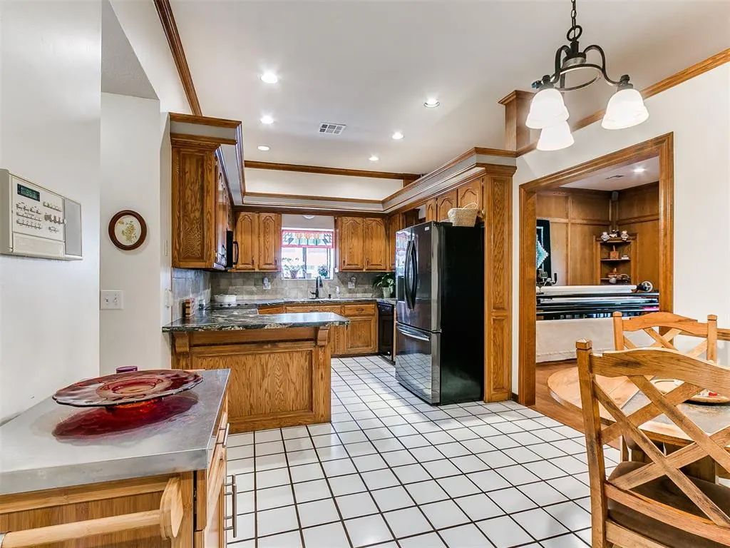 Photo 13 — 15600 Allegheny Drive, Edmond, OK 73013