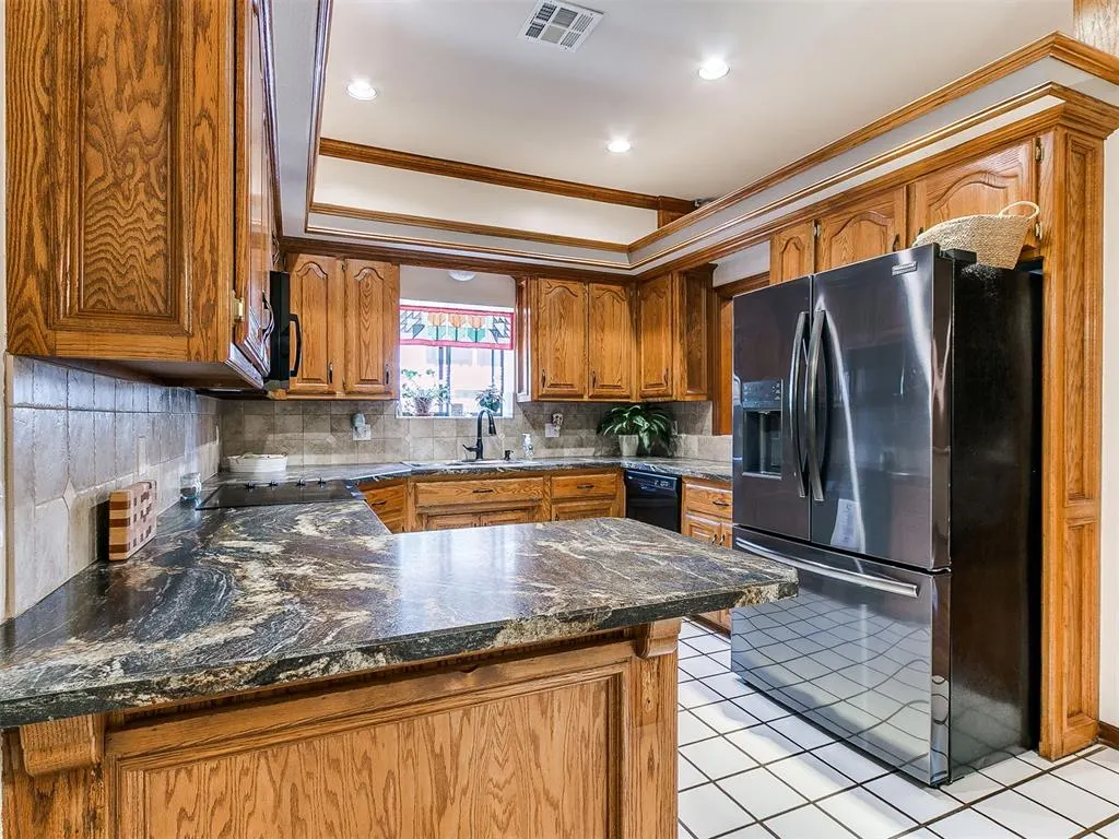 Photo 17 — 15600 Allegheny Drive, Edmond, OK 73013