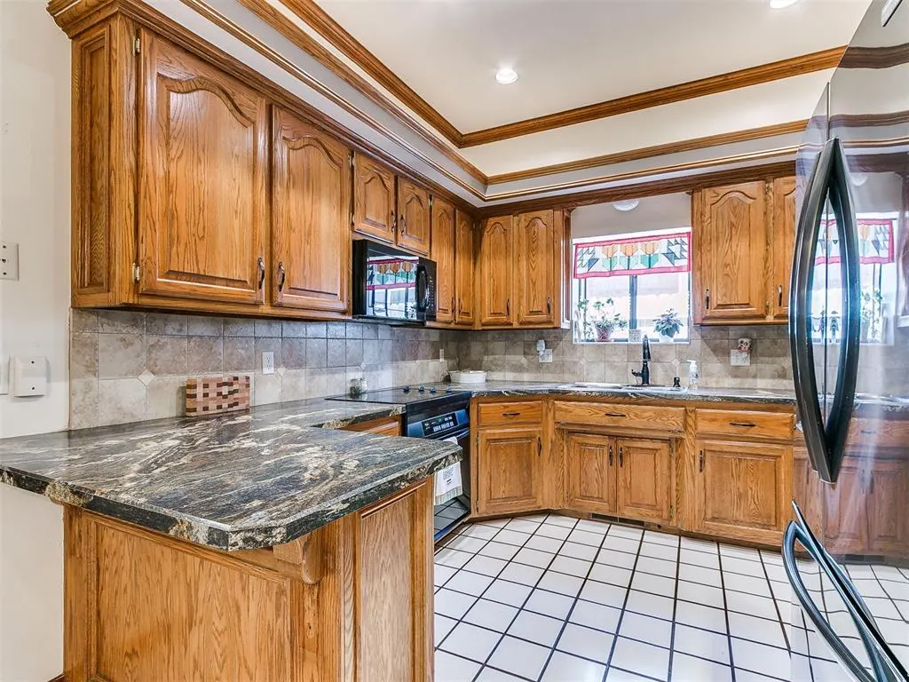 Photo 18 — 15600 Allegheny Drive, Edmond, OK 73013