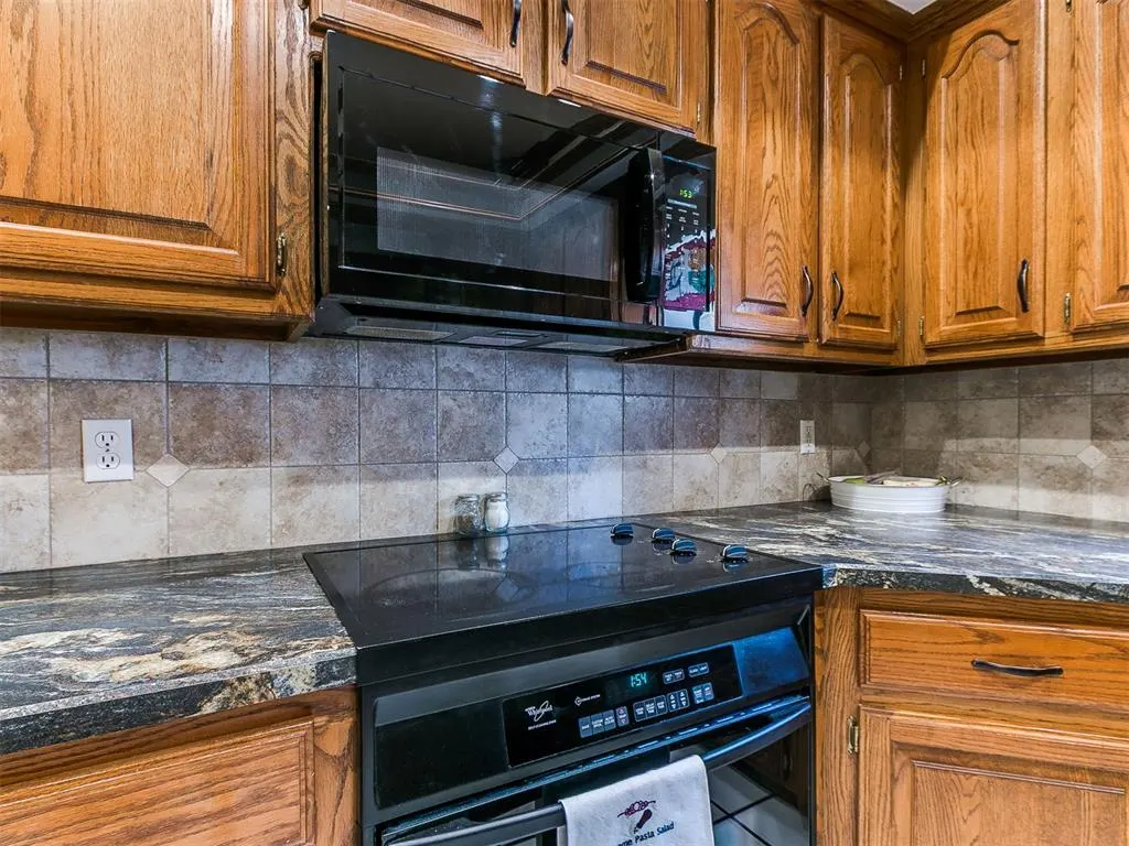 Photo 19 — 15600 Allegheny Drive, Edmond, OK 73013