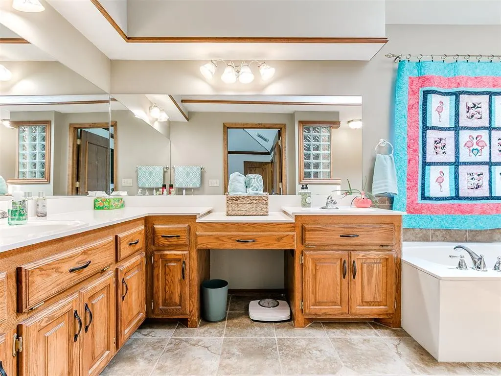 Photo 30 — 15600 Allegheny Drive, Edmond, OK 73013