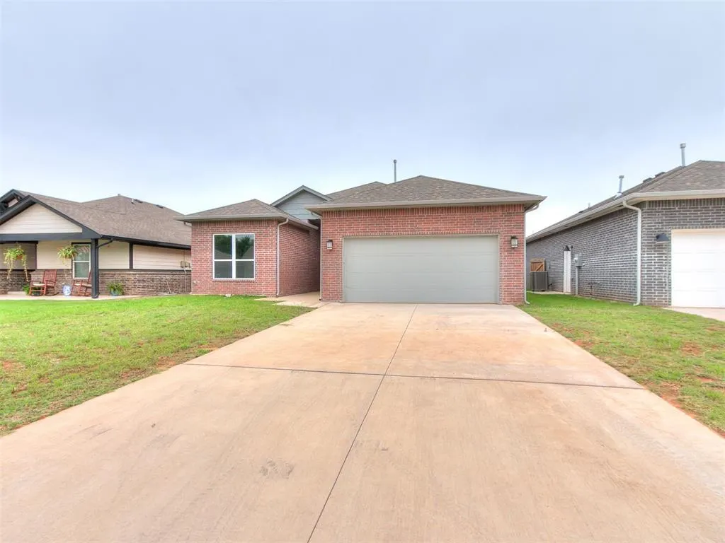 Front exterior — 521 Remington Avenue, Jones, OK 73049