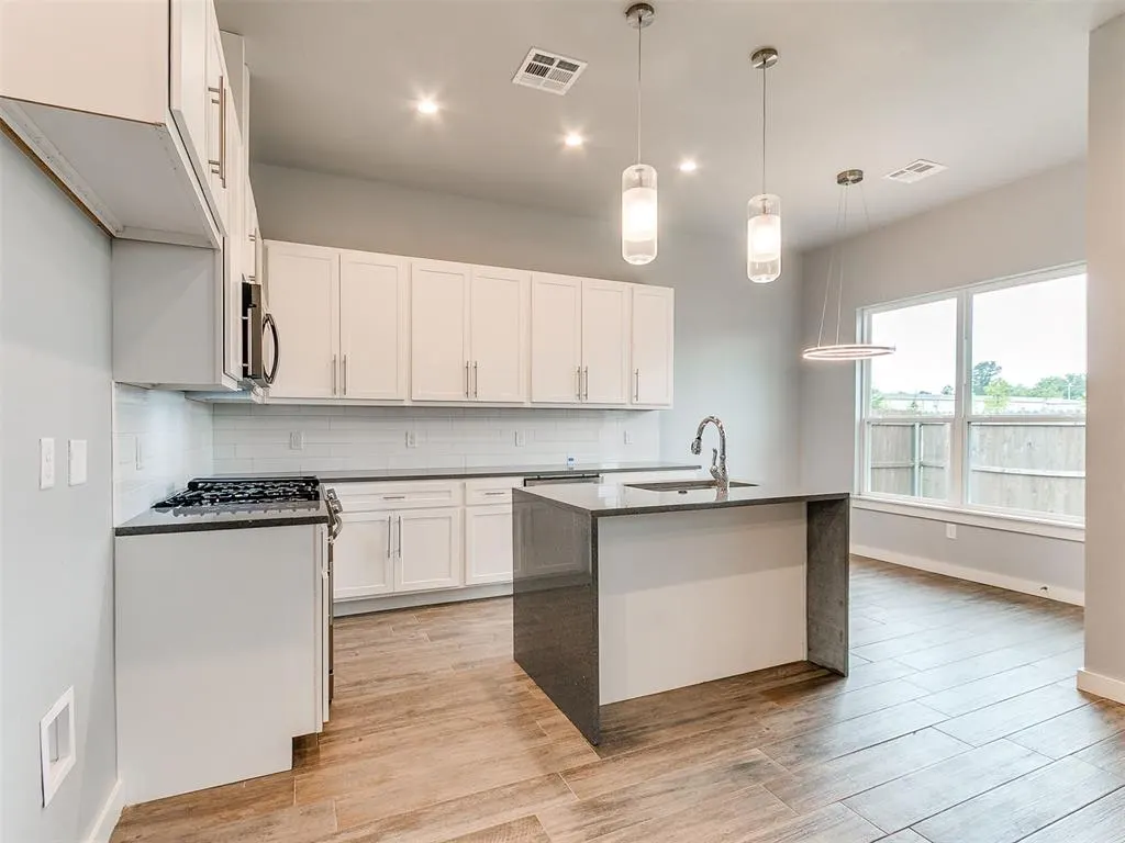 Photo 23 — 521 Remington Avenue, Jones, OK 73049
