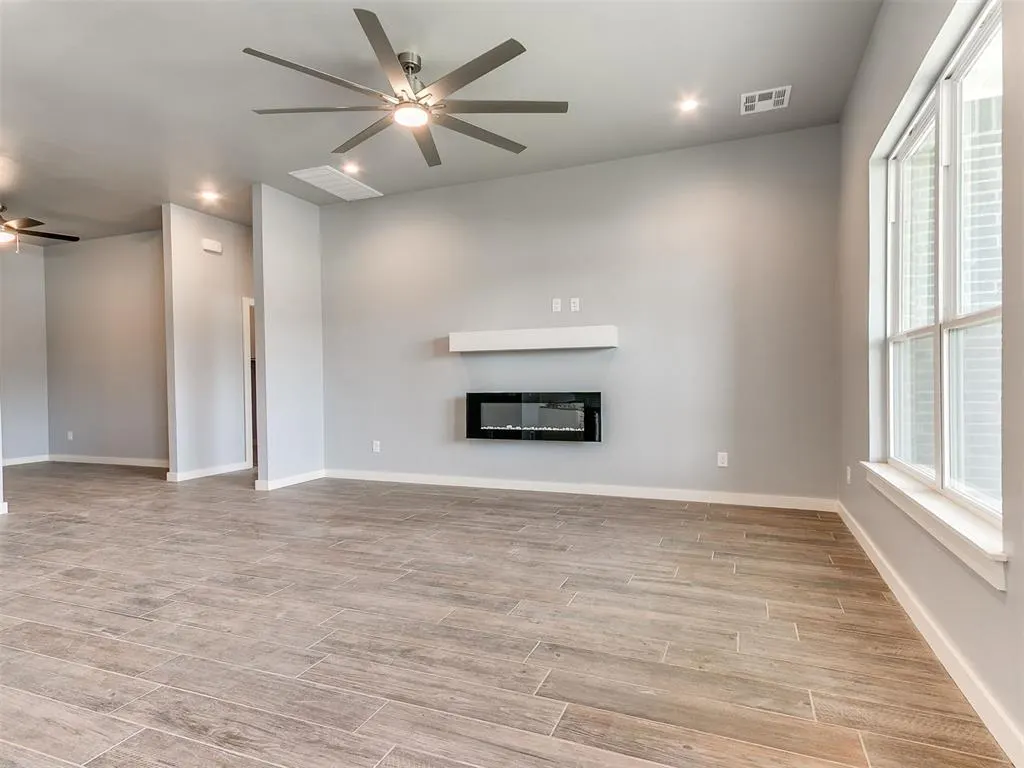 Photo 11 — 517 Remington Avenue, Jones, OK 73049