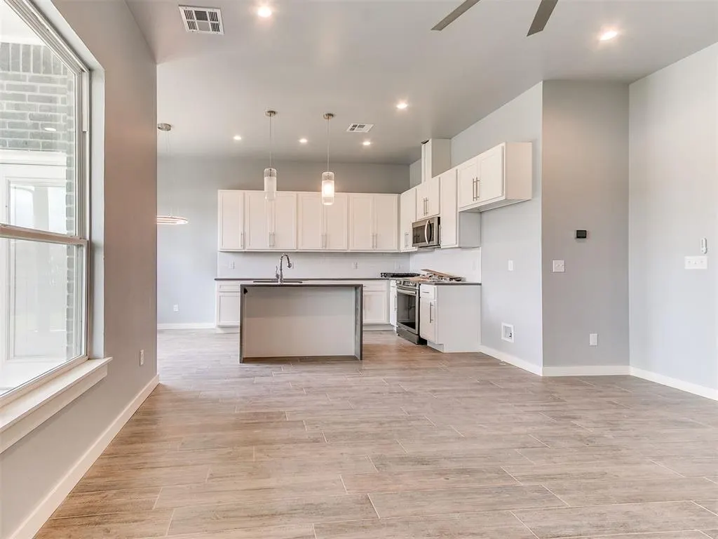 Photo 14 — 517 Remington Avenue, Jones, OK 73049