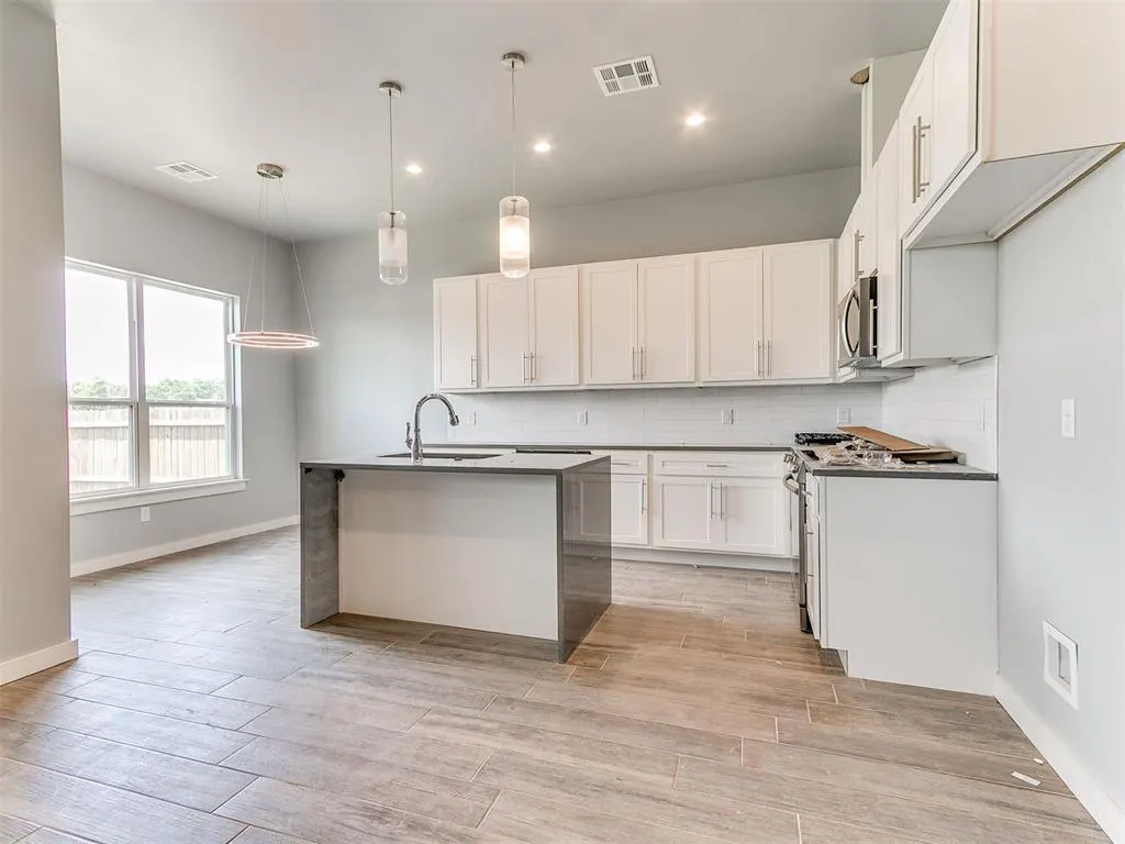 Photo 16 — 517 Remington Avenue, Jones, OK 73049