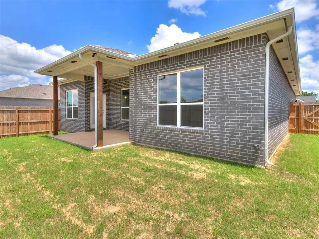 Photo 43 — 517 Remington Avenue, Jones, OK 73049