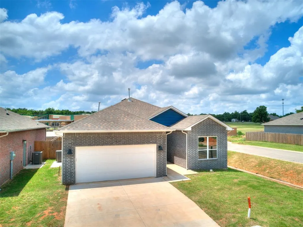 Photo 46 — 517 Remington Avenue, Jones, OK 73049