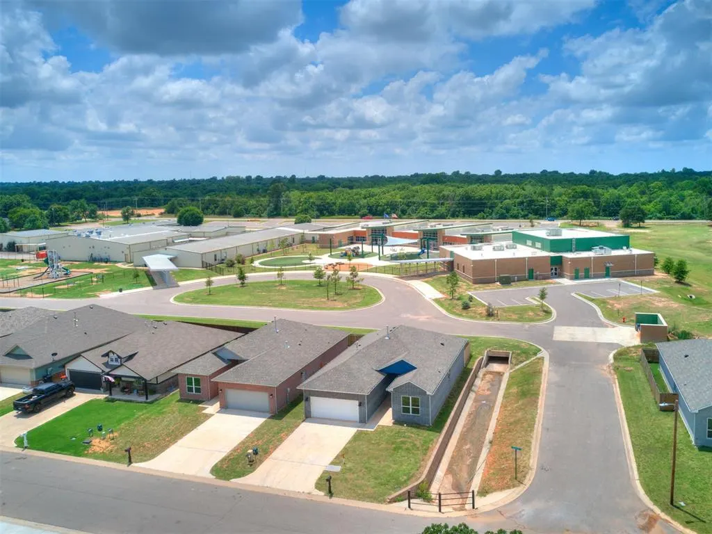 Photo 48 — 517 Remington Avenue, Jones, OK 73049