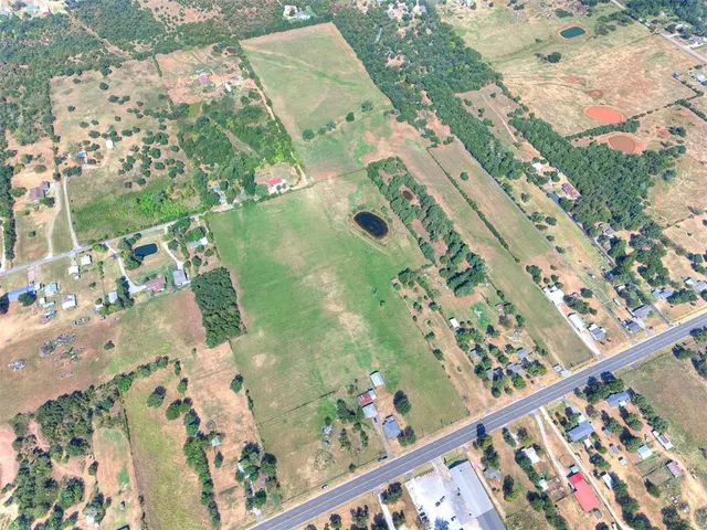 Photo 2 — 2349 S Harrah Road, Harrah, OK 73045