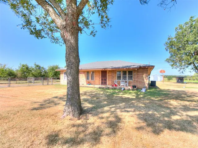 Photo 5 — 2349 S Harrah Road, Harrah, OK 73045