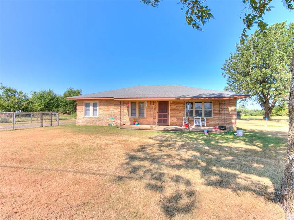 Photo 6 — 2349 S Harrah Road, Harrah, OK 73045