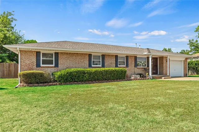 Photo 2 — 614 Circle Drive, Watonga, OK 73772