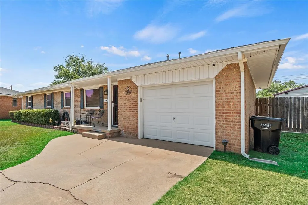 Photo 3 — 614 Circle Drive, Watonga, OK 73772