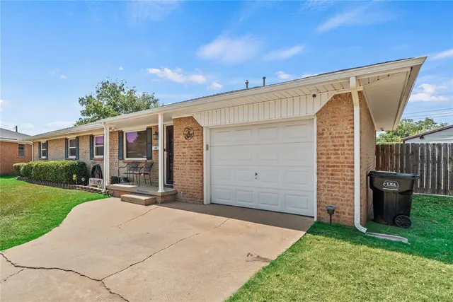 Photo 3 — 614 Circle Drive, Watonga, OK 73772