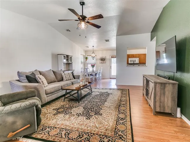 Photo 5 — 14908 Marbleleaf Drive, Edmond, OK 73013
