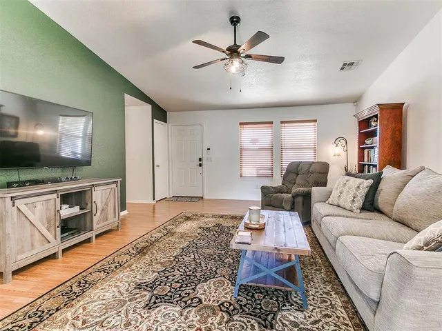 Photo 8 — 14908 Marbleleaf Drive, Edmond, OK 73013