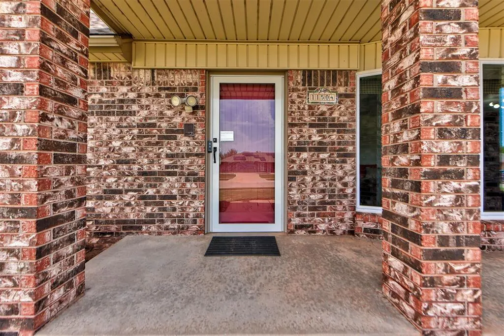 Photo 6 — 11504 Mackel Drive, Oklahoma City, OK 73170