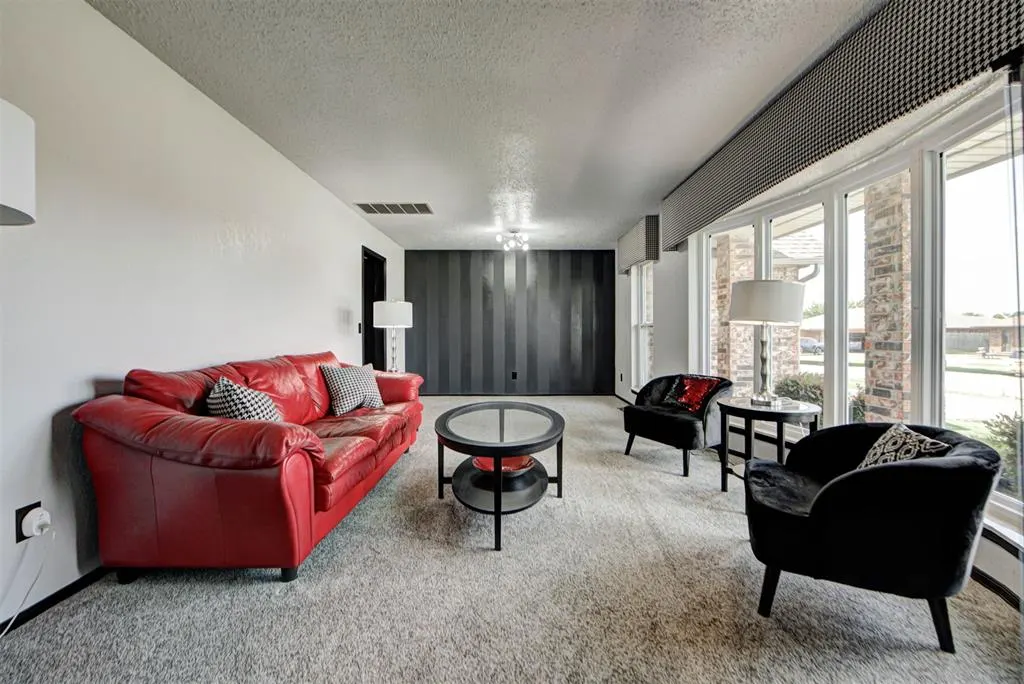 Photo 10 — 11504 Mackel Drive, Oklahoma City, OK 73170