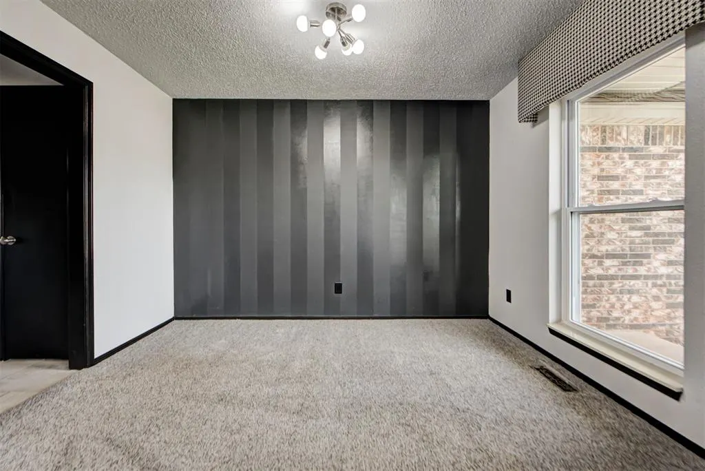 Photo 11 — 11504 Mackel Drive, Oklahoma City, OK 73170