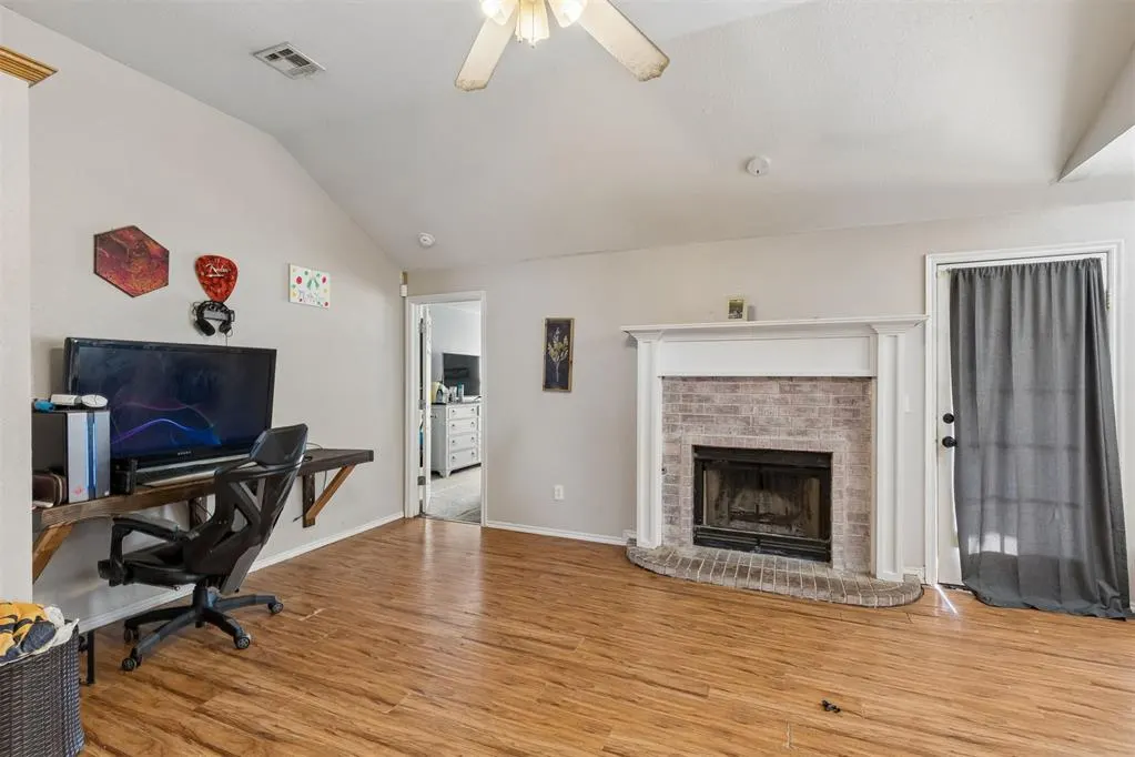 Photo 4 — 15900 Vicki Drive, Oklahoma City, OK 73170