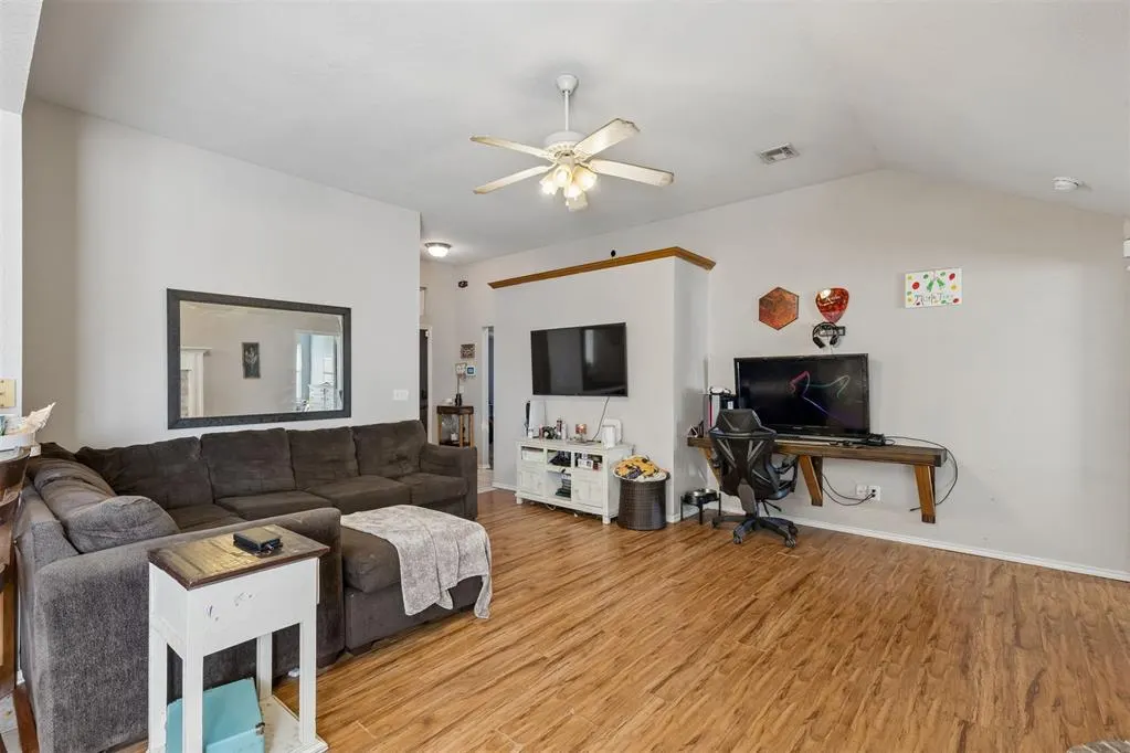 Photo 5 — 15900 Vicki Drive, Oklahoma City, OK 73170