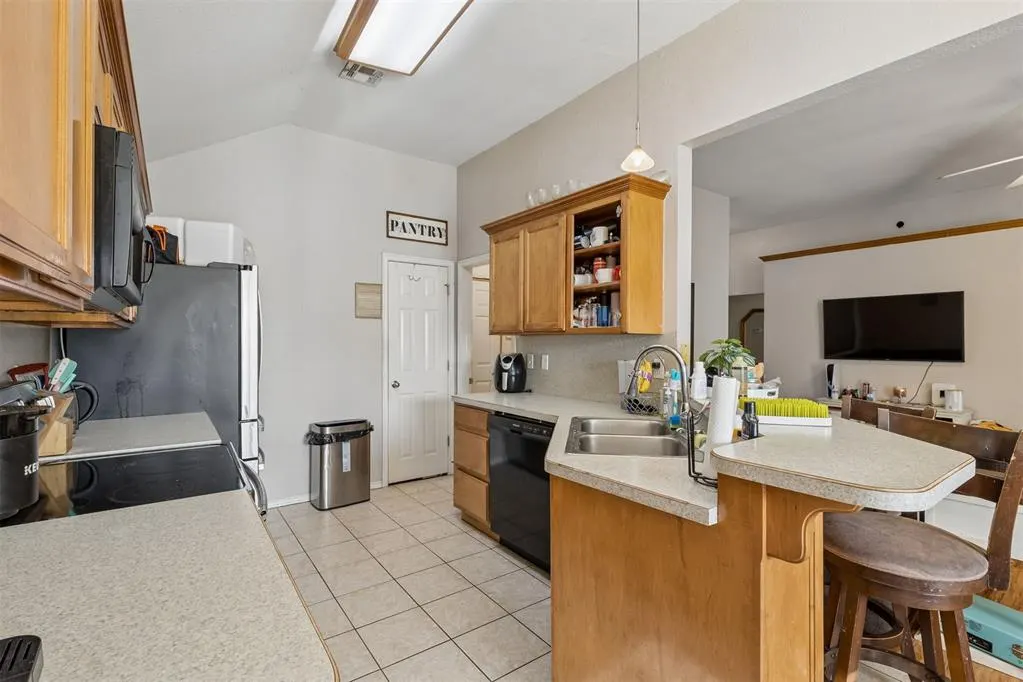 Photo 11 — 15900 Vicki Drive, Oklahoma City, OK 73170
