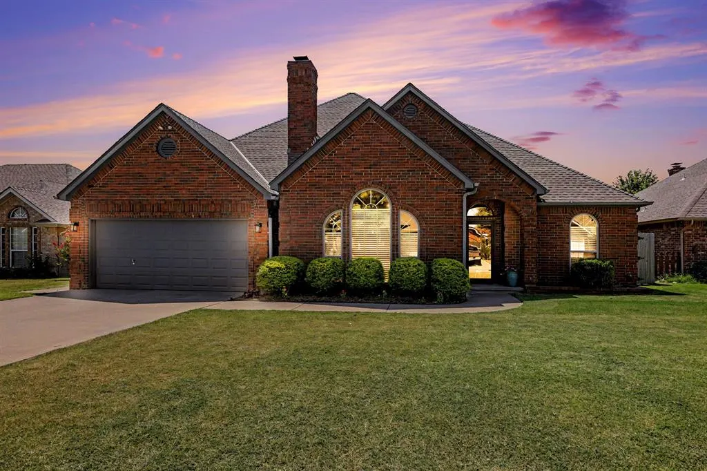 Photo 2 — 2828 SW 108th Street, Oklahoma City, OK 73170