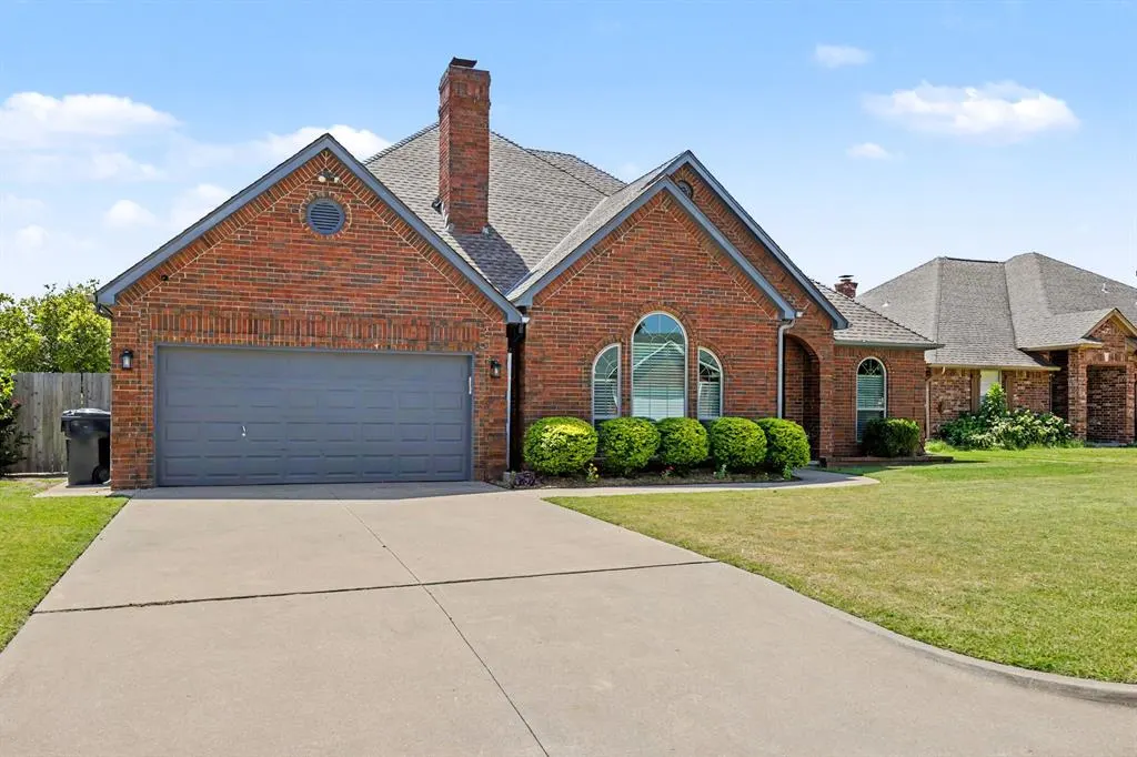 Photo 3 — 2828 SW 108th Street, Oklahoma City, OK 73170