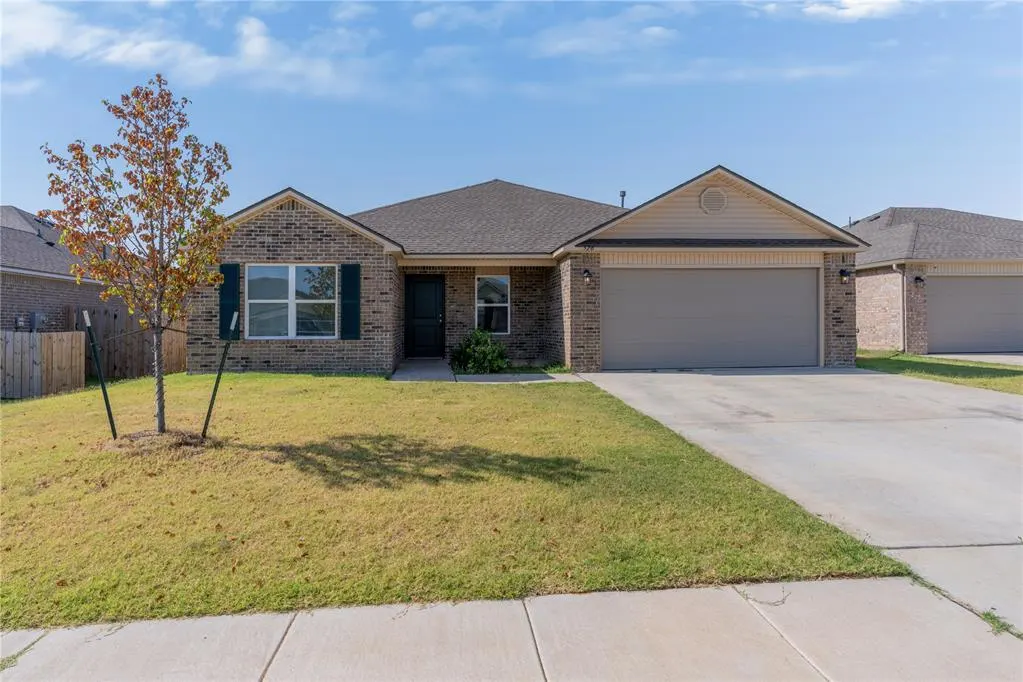 Photo 2 — 526 SE 3rd Terrace, Newcastle, OK 73065