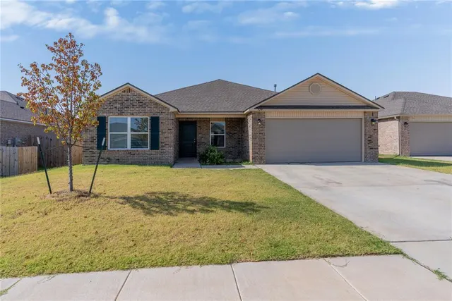 Photo 2 — 526 SE 3rd Terrace, Newcastle, OK 73065