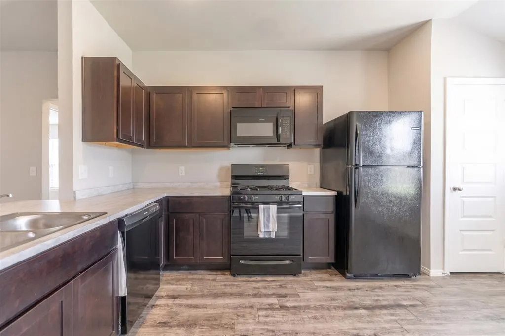 Photo 11 — 526 SE 3rd Terrace, Newcastle, OK 73065