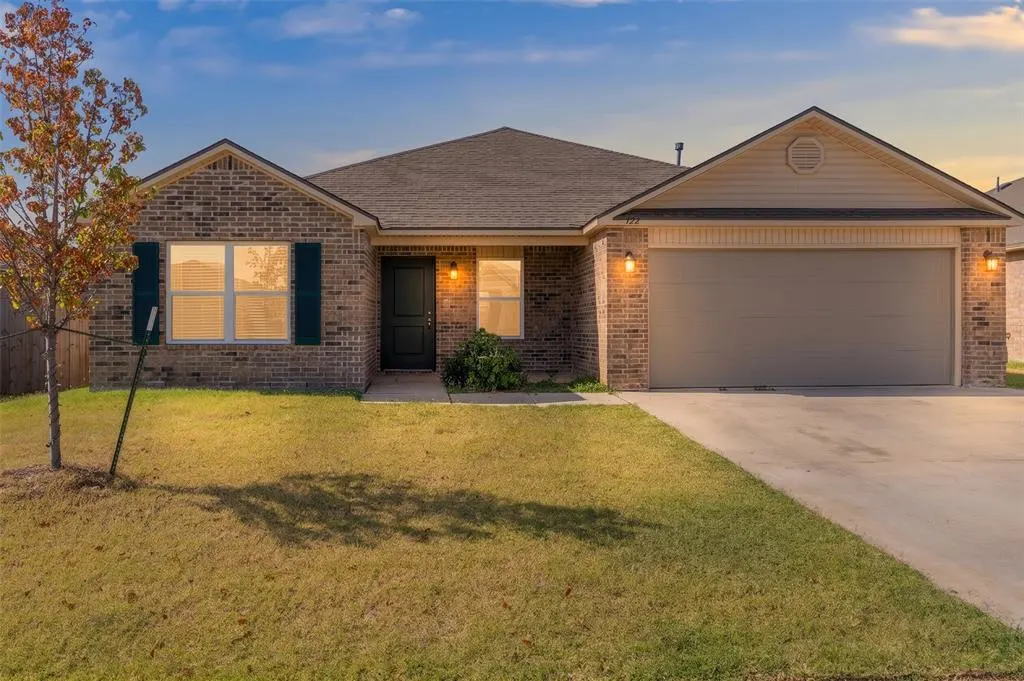 Front exterior — 526 SE 3rd Terrace, Newcastle, OK 73065