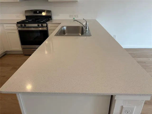 Photo 4 — 2004 Chestnut Oak Court, Oklahoma City, OK 73128