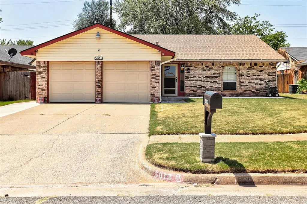 Front exterior — 5013 Union Circle, Oklahoma City, OK 73135